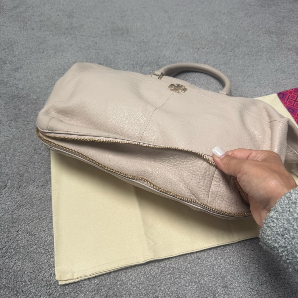 Tory Burch Cream Leather Tote - Picture 6 of 7